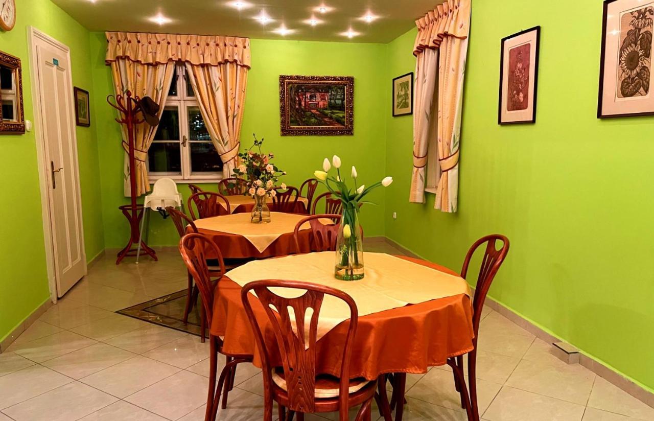 Party Villa Holiday Rent Balatonföldvár Extérieur photo