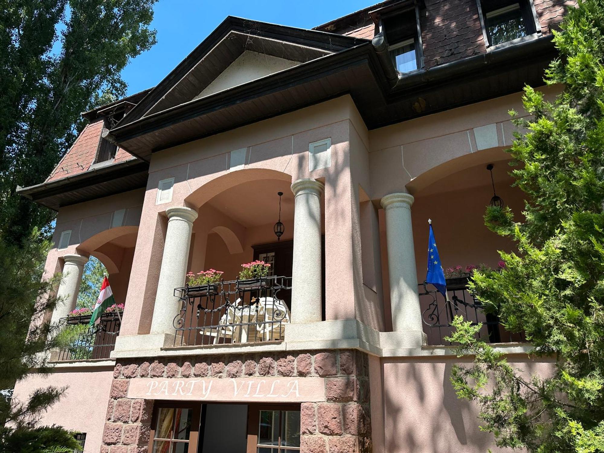 Party Villa Holiday Rent Balatonföldvár Extérieur photo